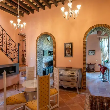 Casa Plaza De La Lota By H *